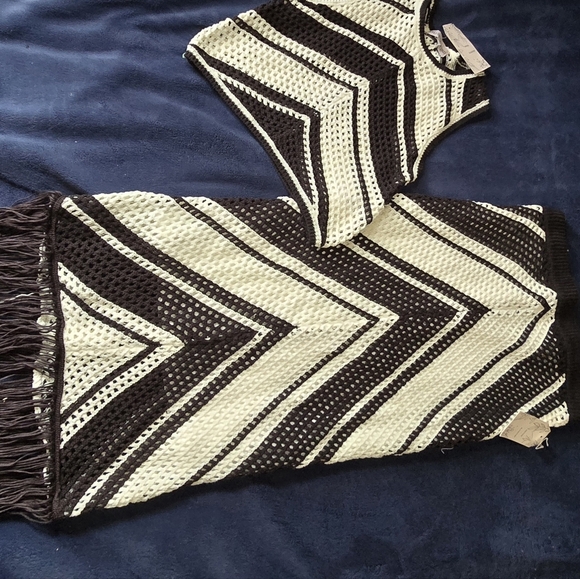 Set - Picture 3 of 4